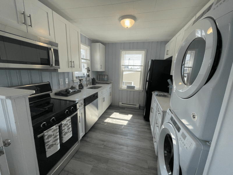 Hampton House: 11 Tuttle Avenue