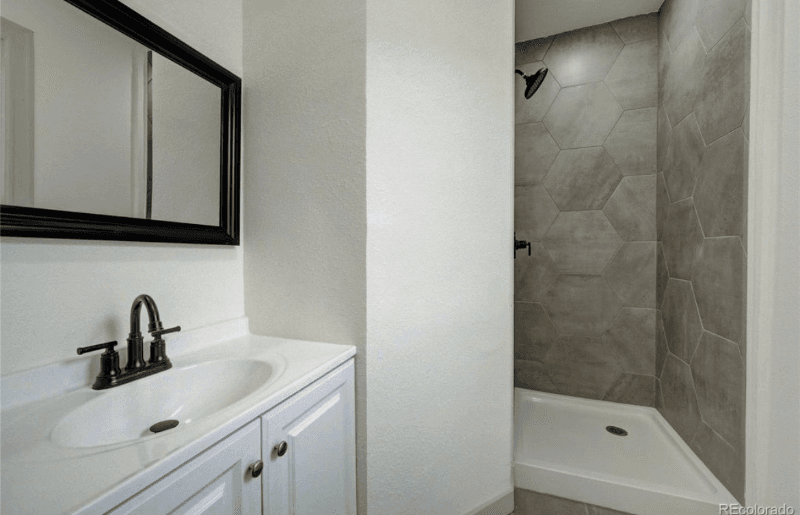 Denver House: 3136 N Elizabeth St