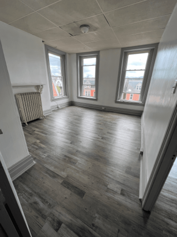 York Apartment: 631 W Market St 3rd Floor