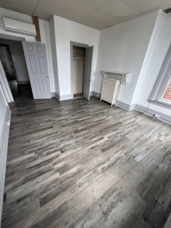 York Apartment: 631 W Market St 3rd Floor