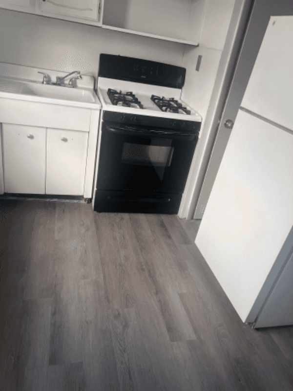 York Apartment: 631 W Market St 3rd Floor