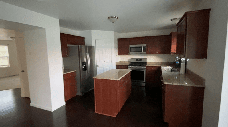 Dexter House: 8360 Crab Apple Trl,