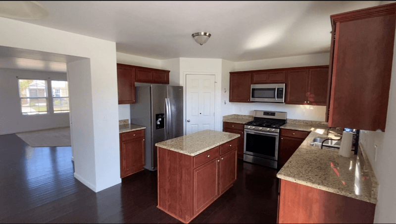 Dexter House: 8360 Crab Apple Trl,