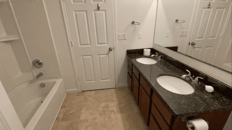 Dexter House: 8360 Crab Apple Trl,