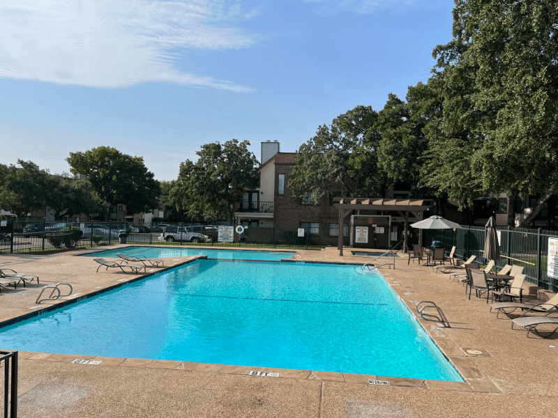 Arlington Condo: 2301 Balsam Dr
