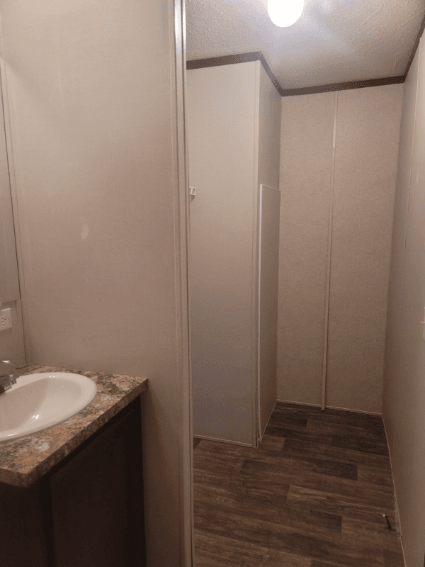 Muncie House: 10 E Dogwood Dr
