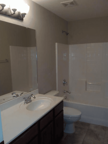 Muncie House: 10 E Dogwood Dr