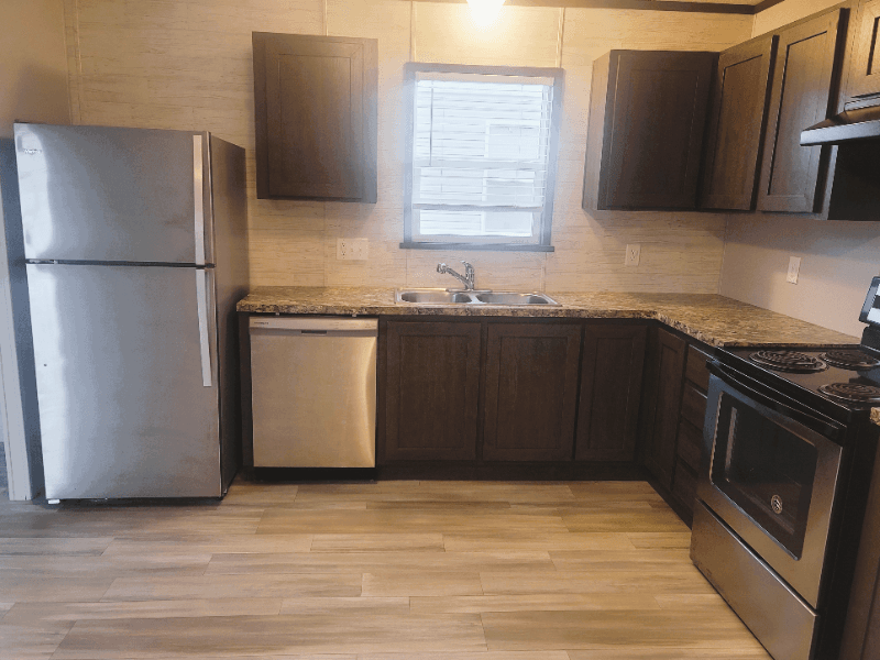 Muncie House: 10 E Dogwood Dr