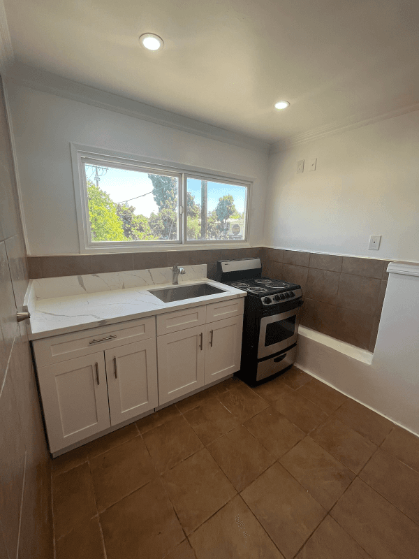 North Hollywood Condo: 11685 Magnolia Blvd