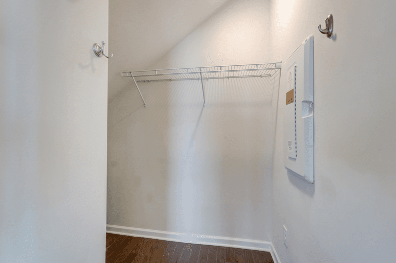 Belmont House: 125 Barberry Drive