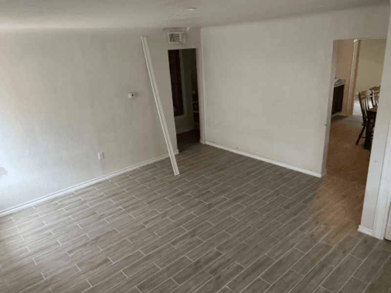 Midland House: 3211 Delano Ave