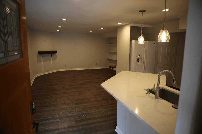 Golden Condo: 611 Somerset Drive