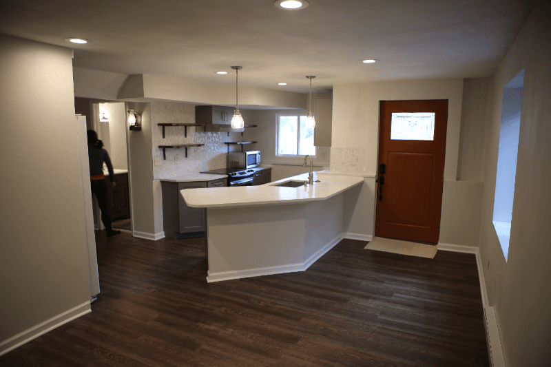Golden Condo: 611 Somerset Drive