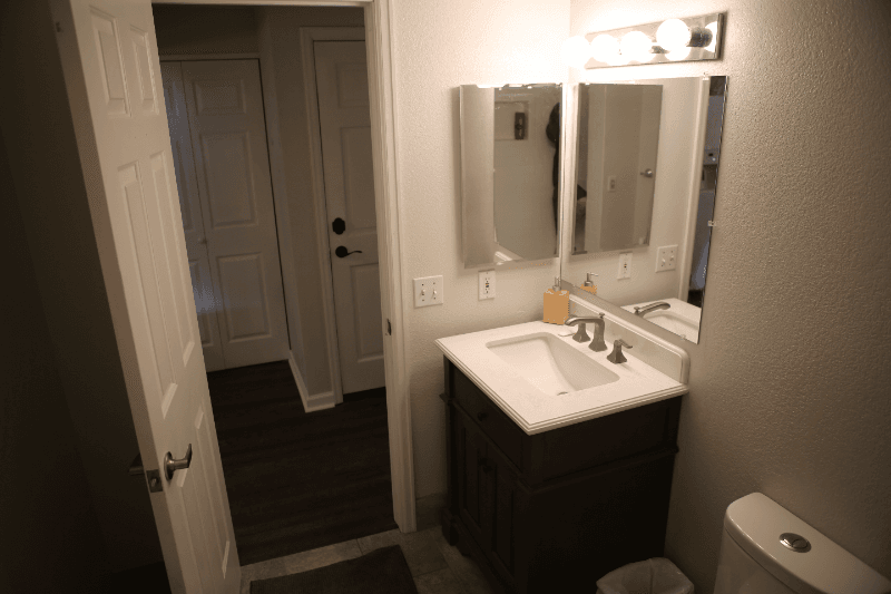 Golden Condo: 611 Somerset Drive