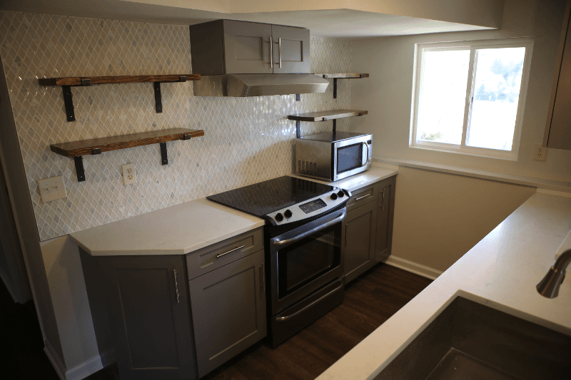 Golden Condo: 611 Somerset Drive