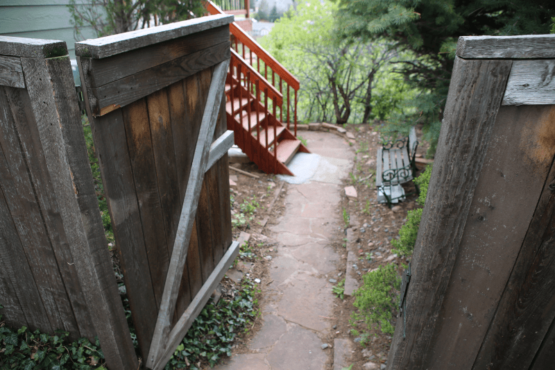 Golden Condo: 611 Somerset Drive