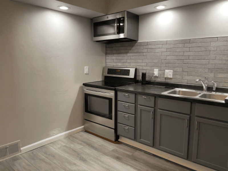 Appleton Apartment: 403 N Bennett St
