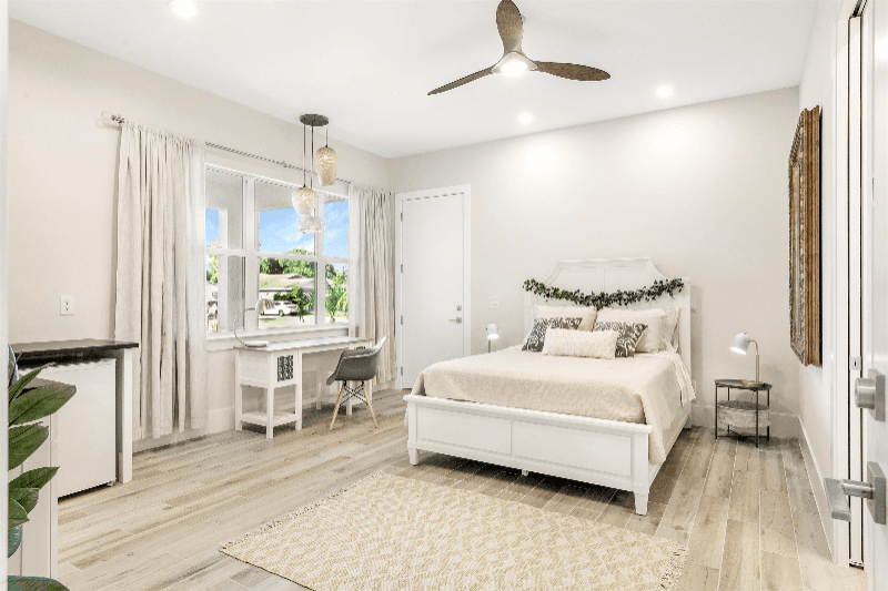 Naples House: 767 110th Ave N