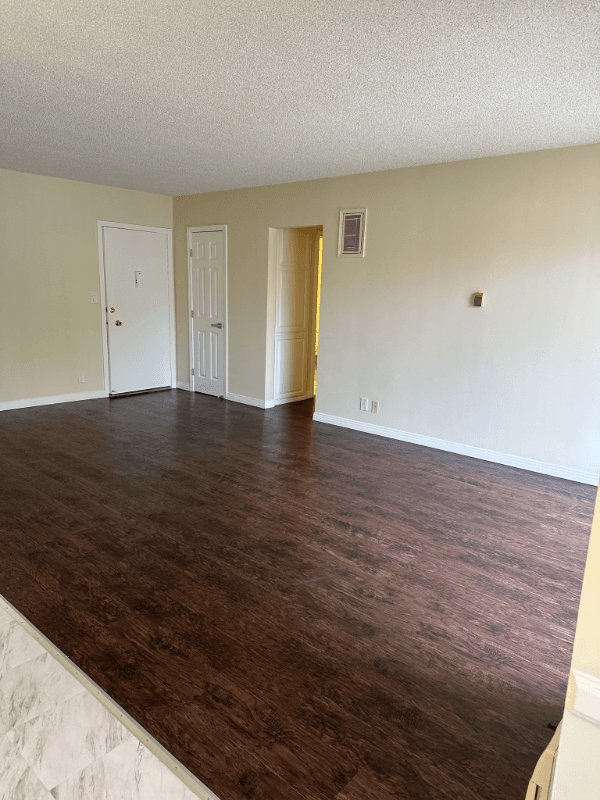 North Hollywood Apartment: 6131 Coldwater Canyon Ave
