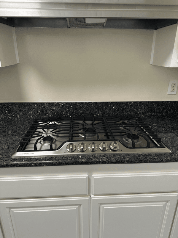 North Hollywood Apartment: 6131 Coldwater Canyon Ave