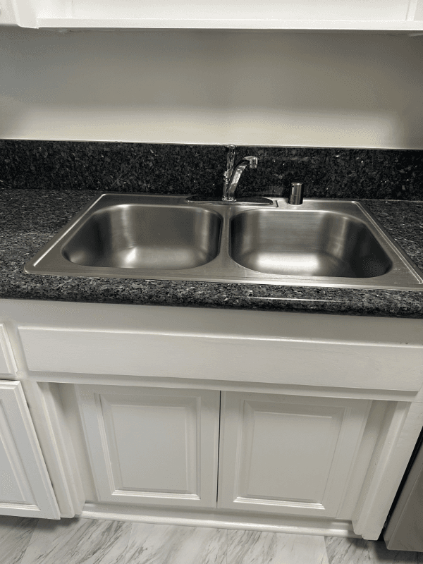 North Hollywood Apartment: 6131 Coldwater Canyon Ave