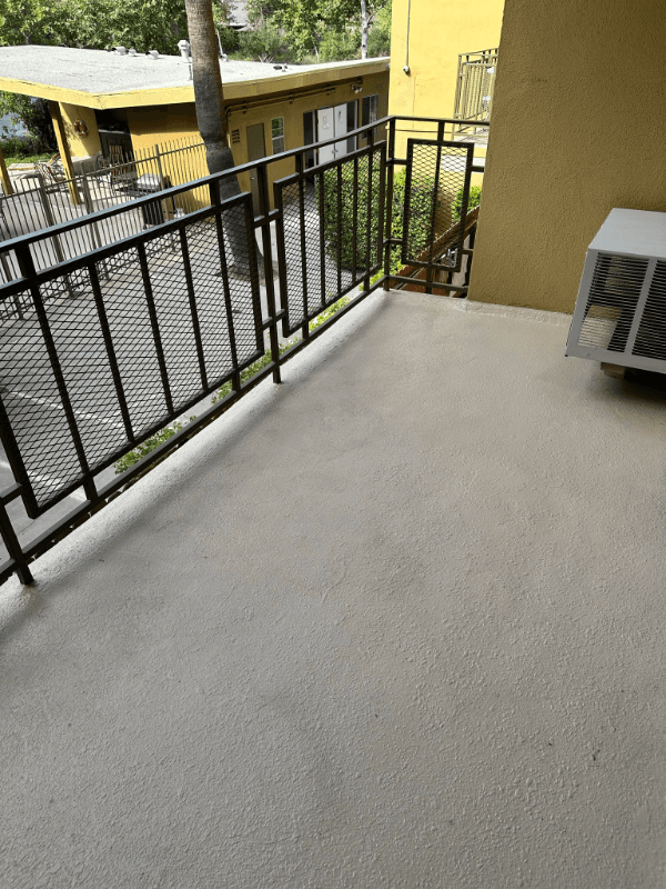 North Hollywood Apartment: 6131 Coldwater Canyon Ave