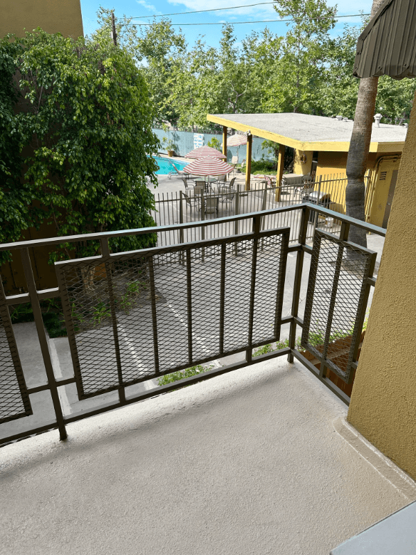 North Hollywood Apartment: 6131 Coldwater Canyon Ave