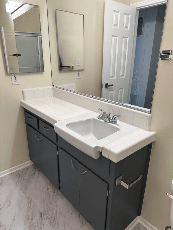 North Hollywood Apartment: 6131 Coldwater Canyon Ave