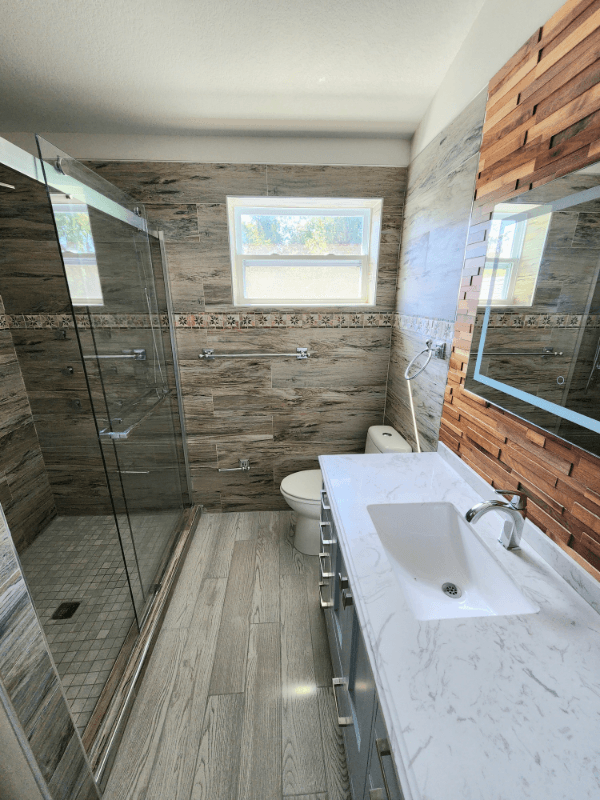 Kissimmee House: 2151 N Goodman Rd