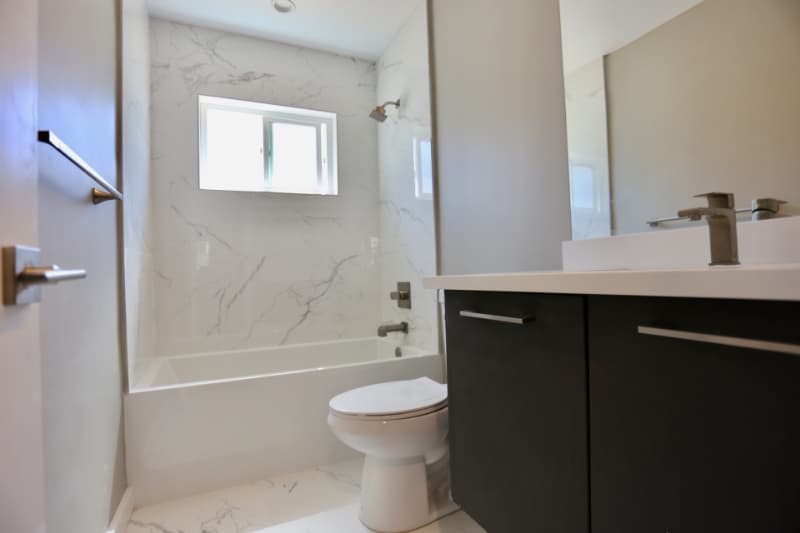 Los Angeles Apartment: 514 S Mariposa Ave