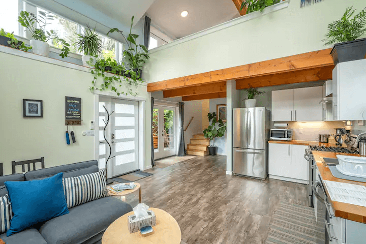Portland House: 755 NE Buffalo St