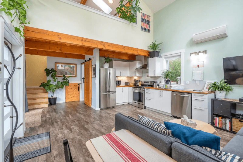 Portland House: 755 NE Buffalo St
