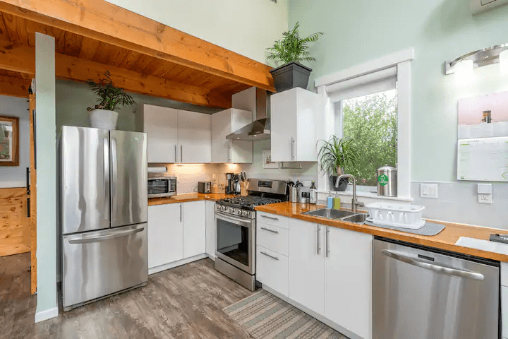 Portland House: 755 NE Buffalo St