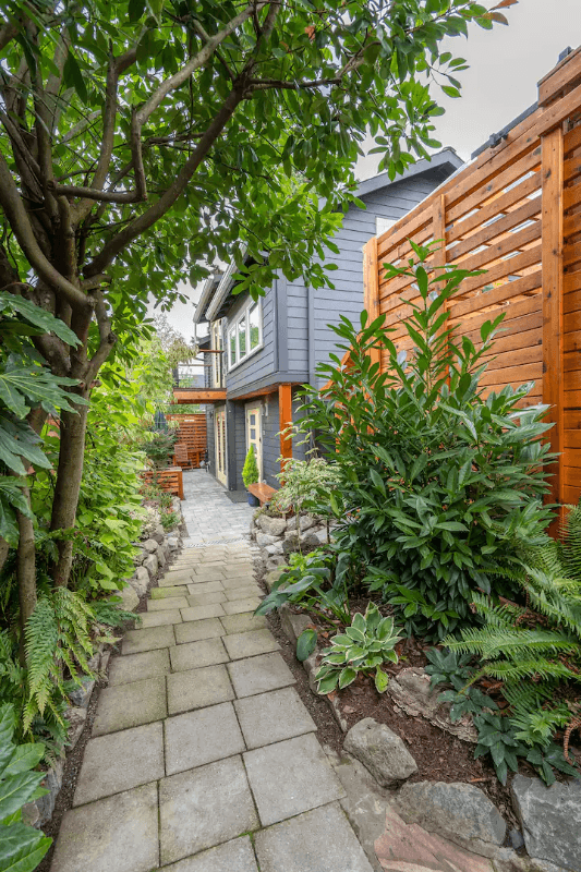 Portland House: 755 NE Buffalo St