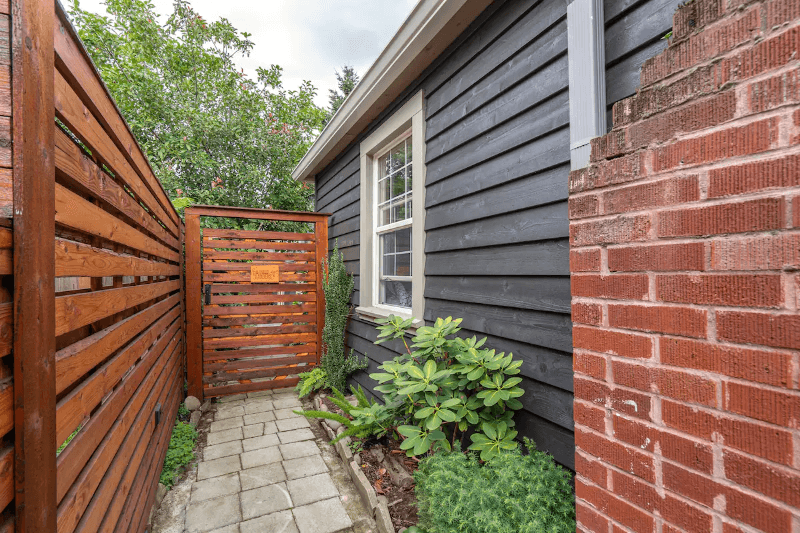 Portland House: 755 NE Buffalo St