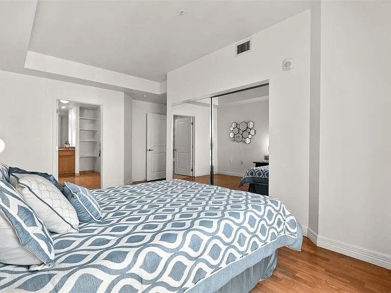 Denver Condo: 975 N Lincoln st