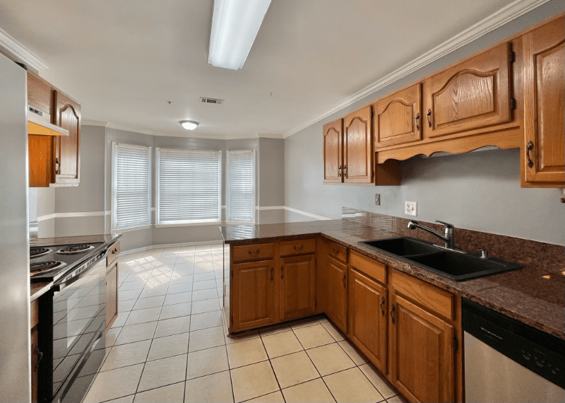 Marietta Townhome: 598 Saint James Walk