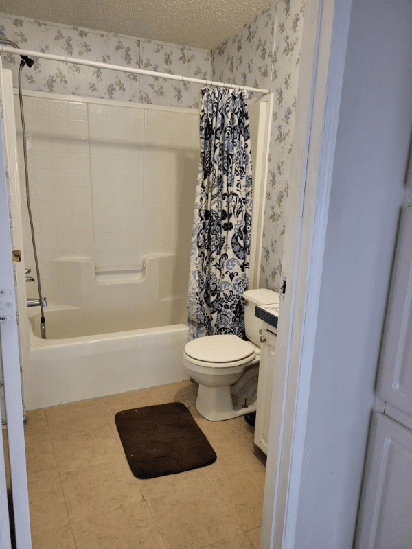 Brandon House: 829 Louise st