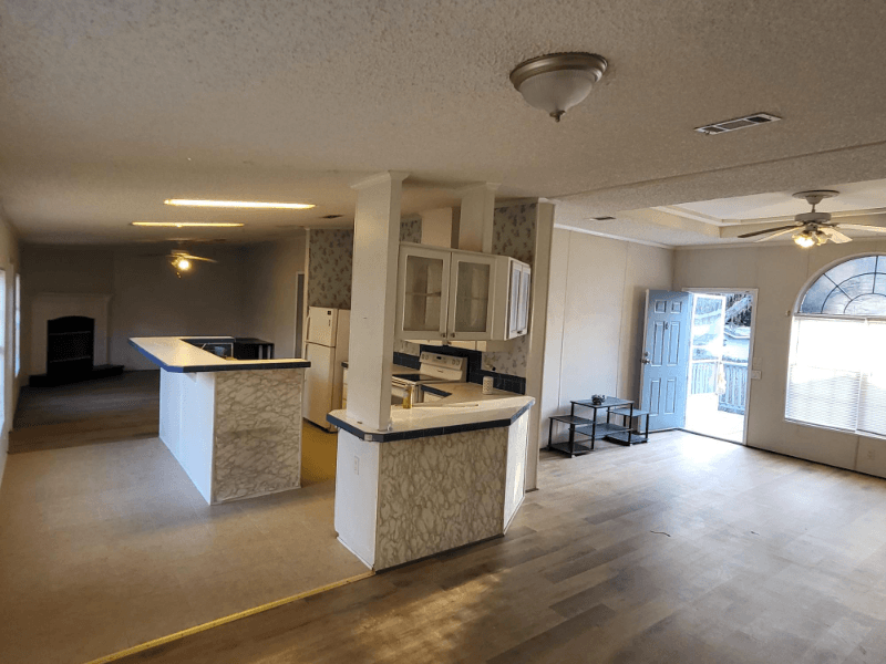 Brandon House: 829 Louise st