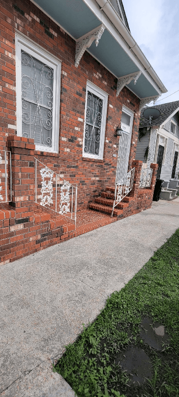 New Orleans Townhome: 922 N Roman St