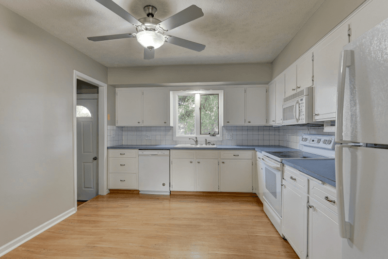Omaha House: 14524 L Street