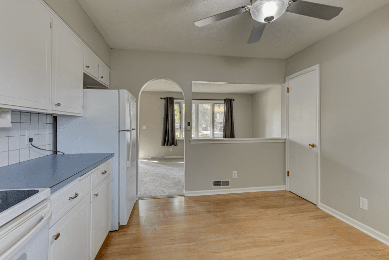 Omaha House: 14524 L Street