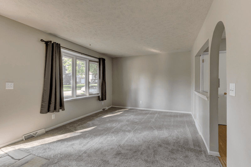 Omaha House: 14524 L Street