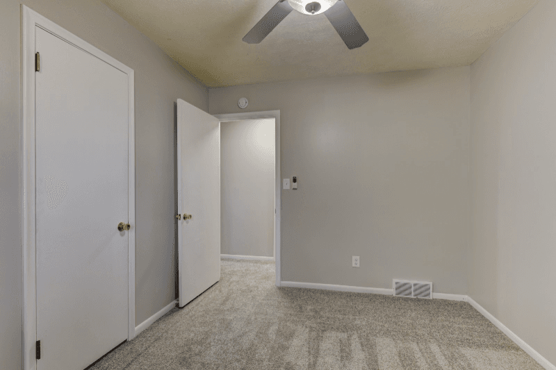 Omaha House: 14524 L Street