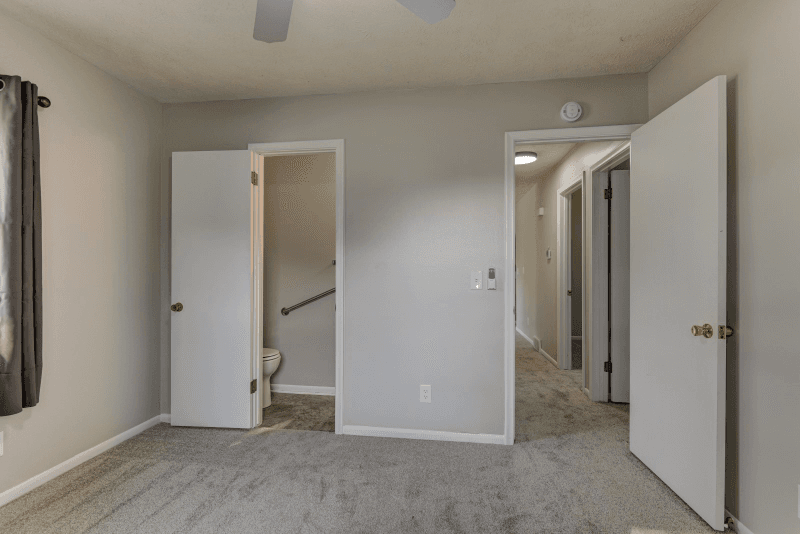 Omaha House: 14524 L Street