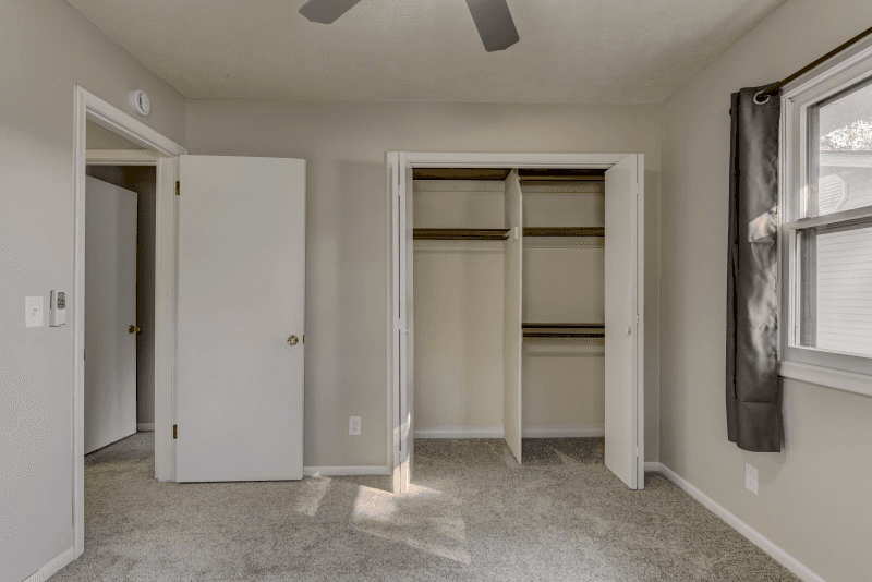 Omaha House: 14524 L Street