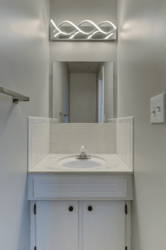 Omaha House: 14524 L Street