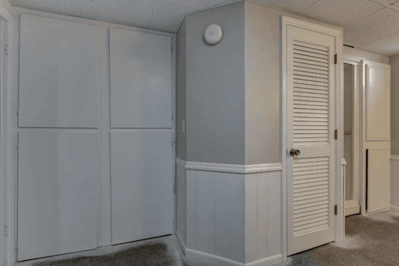 Omaha House: 14524 L Street
