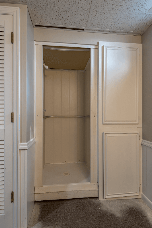 Omaha House: 14524 L Street