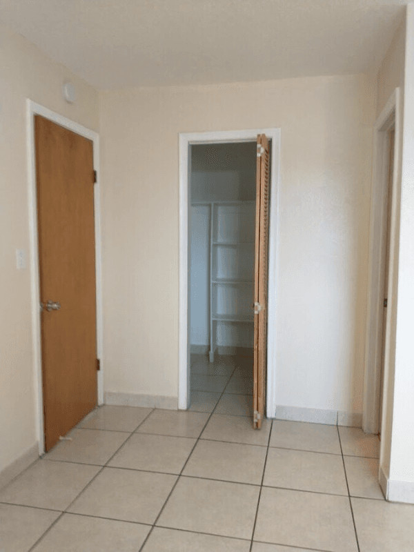 HIALEAH Townhome: 43RD PLACE